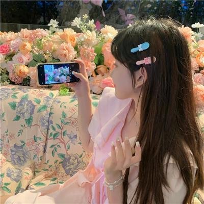 乌云遇皎月